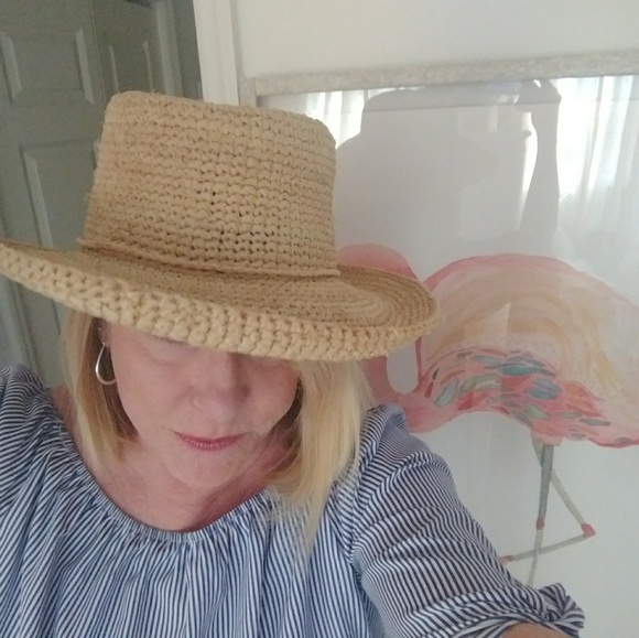Adoreable Summer Hat - Picture 5 of 5